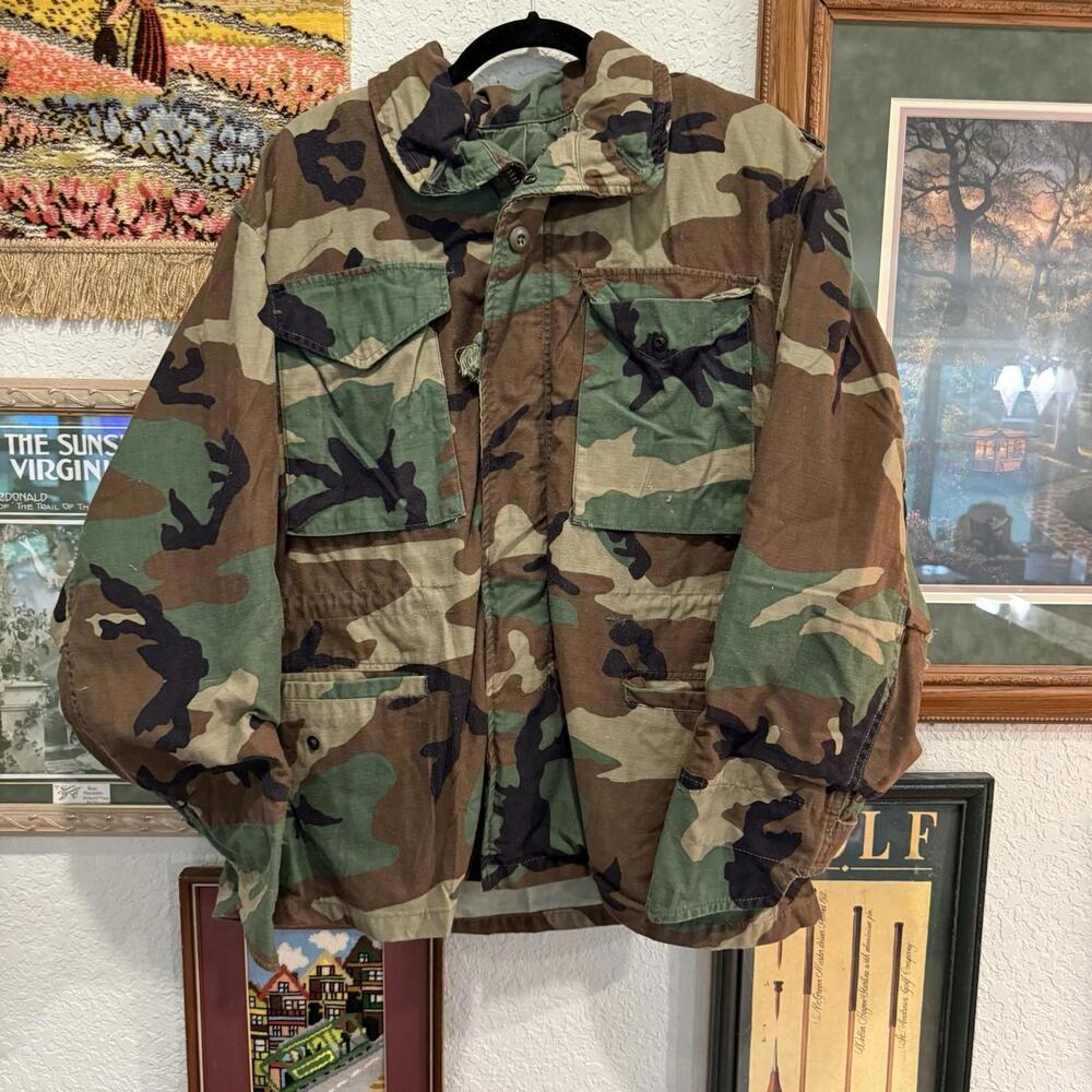 Vintage US Army M65 Woodland Camo Field Jacket Cold Weather w/ Liner Size Small